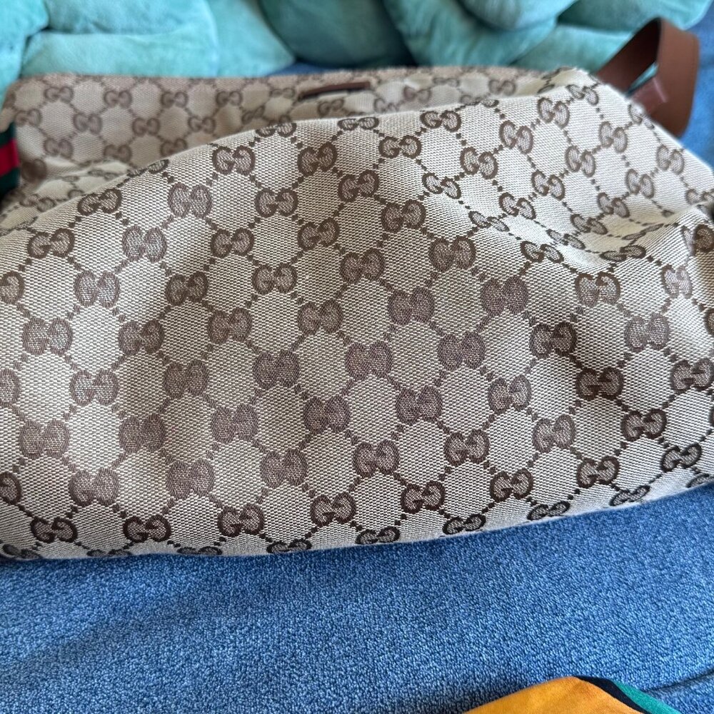 Great GG Canvas Messenger Bag! - Picture 3 of 10